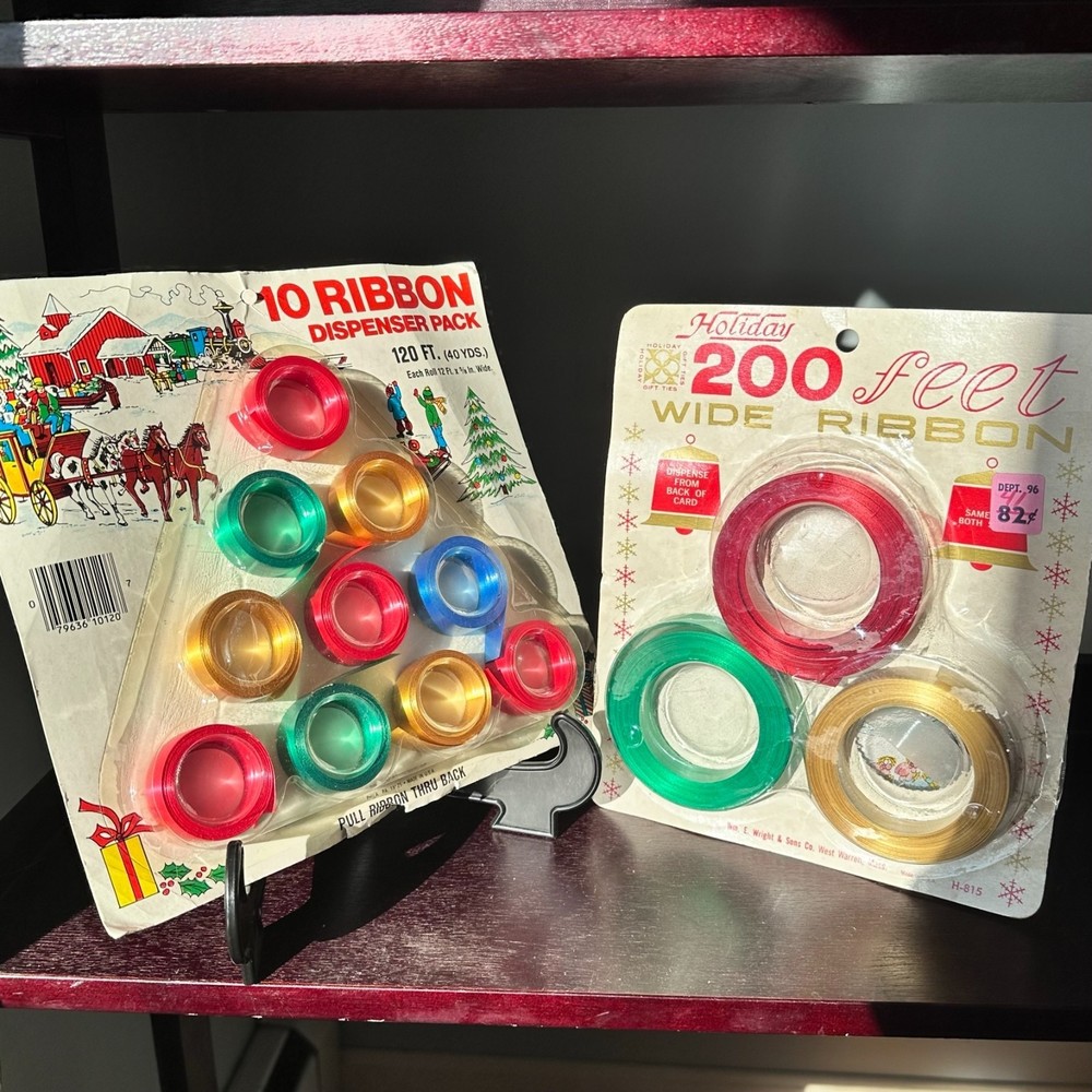 Vintage Christmas Ribbon Dispenser Pack, Wide ribbon Wm E Wright & Sons  USA